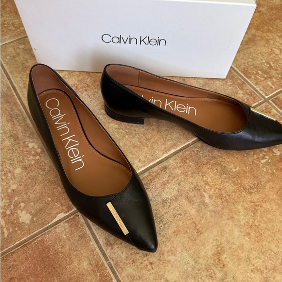 Calvin Klein Black Flats Elegant Design - Picture 3 of 5